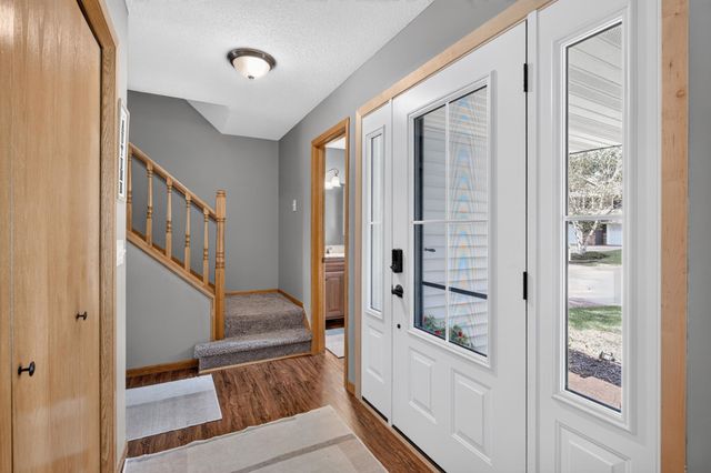 2347 Heath Avenue N, Oakdale, MN 55128