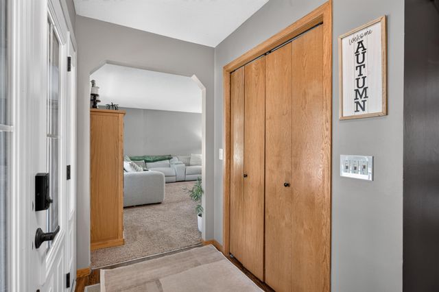 2347 Heath Avenue N, Oakdale, MN 55128