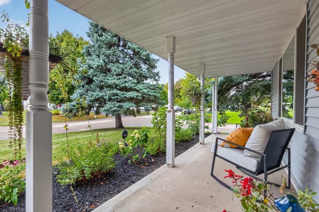 2347 Heath Avenue N, Oakdale, MN 55128 — photo 5