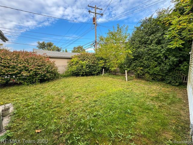 7310 Plainfield Street, Dearborn Heights, MI 48127