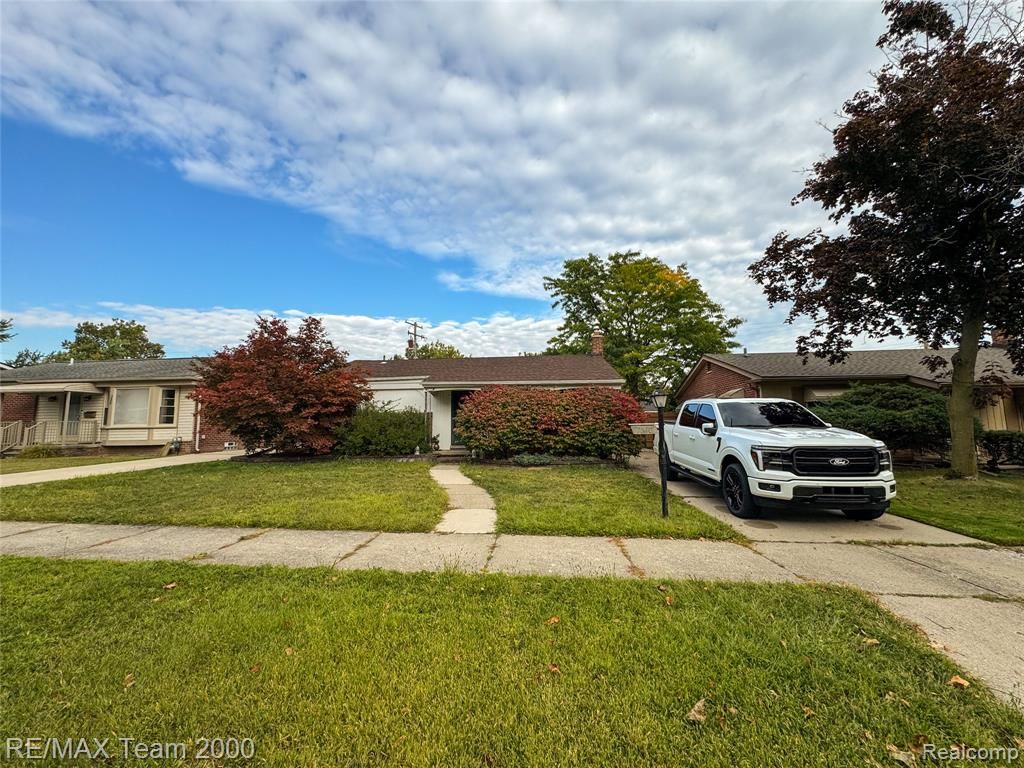 7310 Plainfield Street, Dearborn Heights, MI 48127