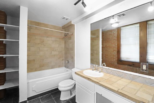 1011 Wood Street 201, Houston, TX 77002