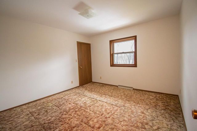 E516 Rustad ROAD, Iola, WI 54945