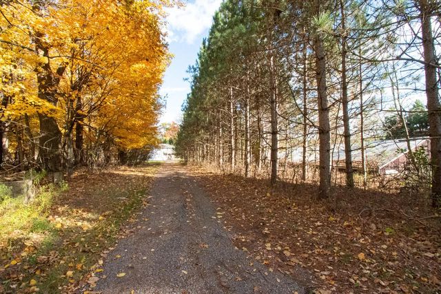 E516 Rustad ROAD, Iola, WI 54945