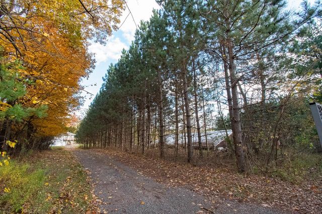 E516 Rustad ROAD, Iola, WI 54945