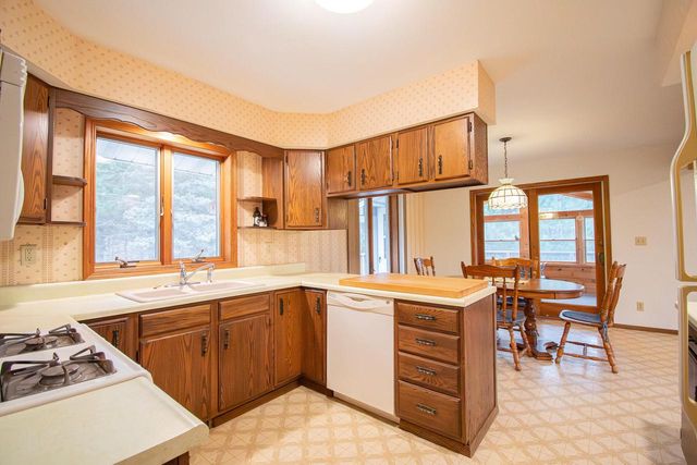 E516 Rustad ROAD, Iola, WI 54945