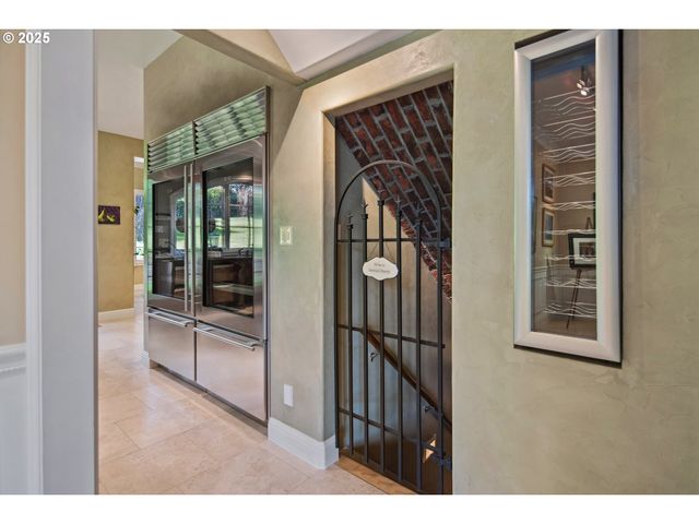 1500 Se WAVERLY Dr, Portland, OR 97222