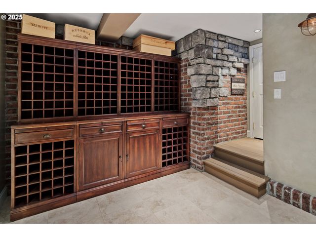 1500 Se WAVERLY Dr, Portland, OR 97222