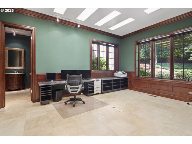 1500 Se WAVERLY Dr, Portland, OR 97222