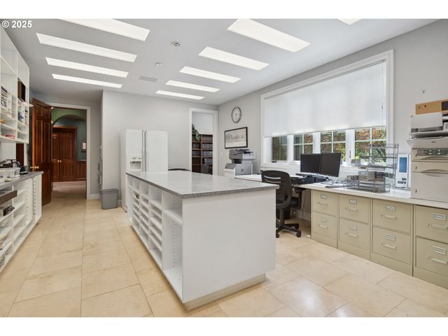 1500 Se WAVERLY Dr, Portland, OR 97222