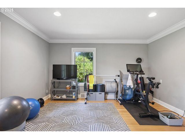 1500 Se WAVERLY Dr, Portland, OR 97222