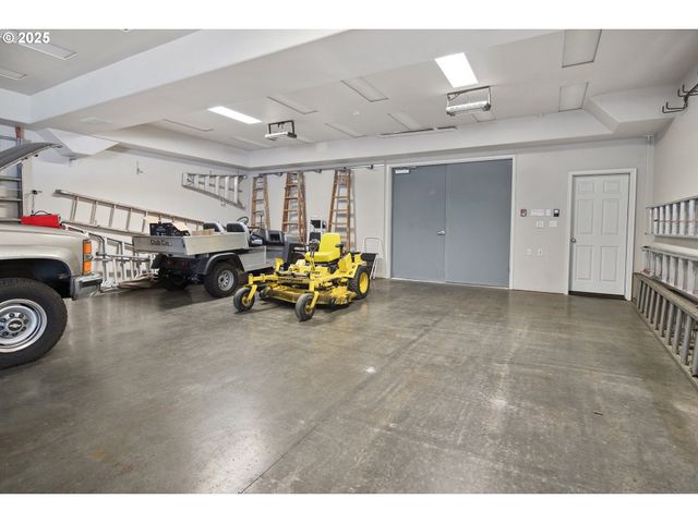 1500 Se WAVERLY Dr, Portland, OR 97222