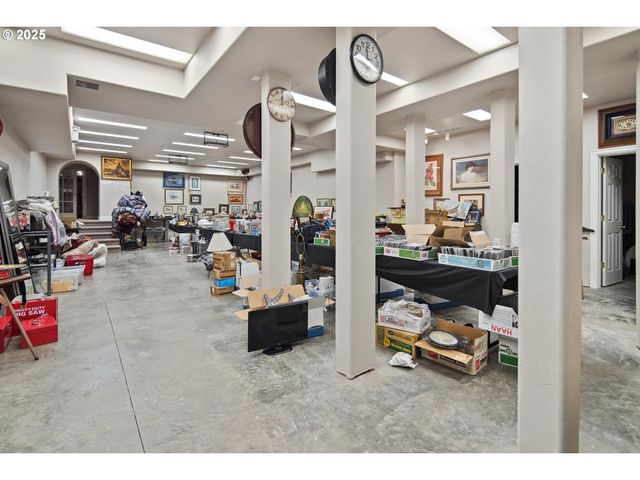 1500 Se WAVERLY Dr, Portland, OR 97222