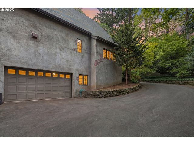 1500 Se WAVERLY Dr, Portland, OR 97222