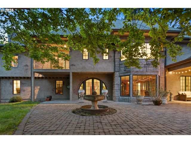 1500 Se WAVERLY Dr, Portland, OR 97222