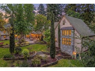 1500 Se WAVERLY Dr, Portland, OR 97222