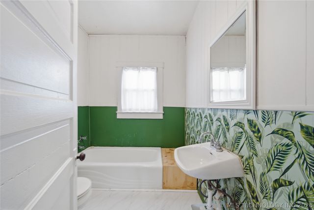 428 E 4th Street, Claremore, OK 74017