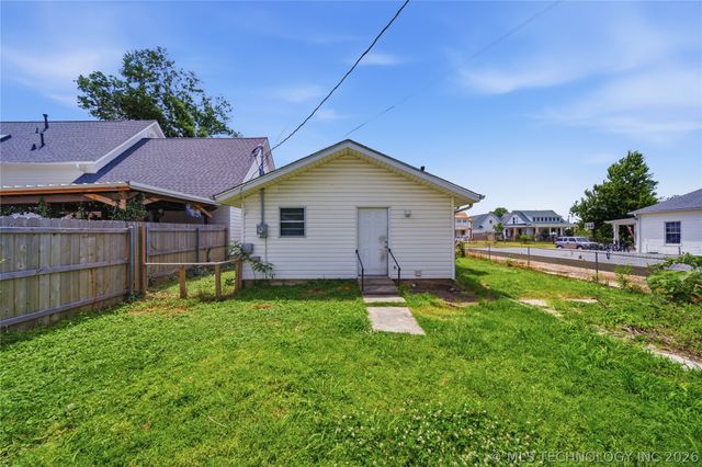 428 E 4th Street, Claremore, OK 74017