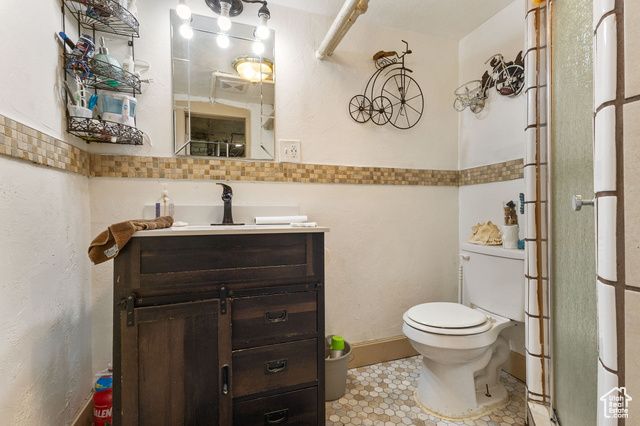 393 E CENTER ST, Springville, UT 84663