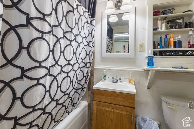 393 E CENTER ST, Springville, UT 84663