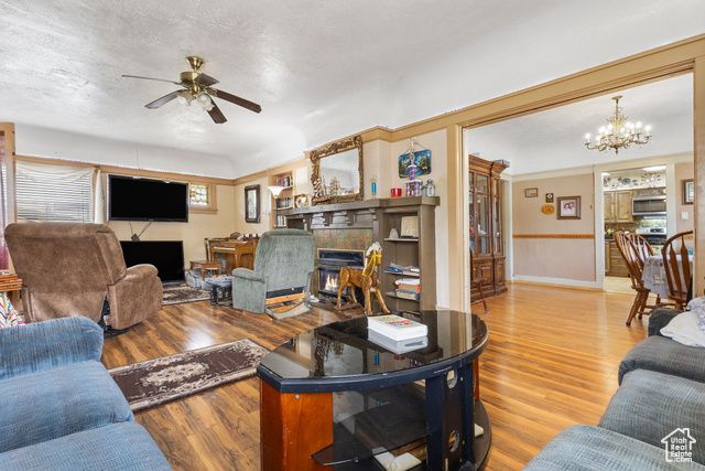 393 E CENTER ST, Springville, UT 84663