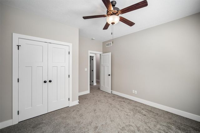 14406 Holcomb Avenue, Urbandale, IA 50323