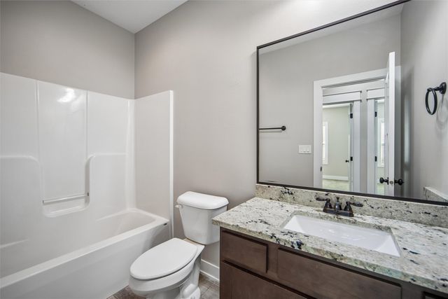 14406 Holcomb Avenue, Urbandale, IA 50323