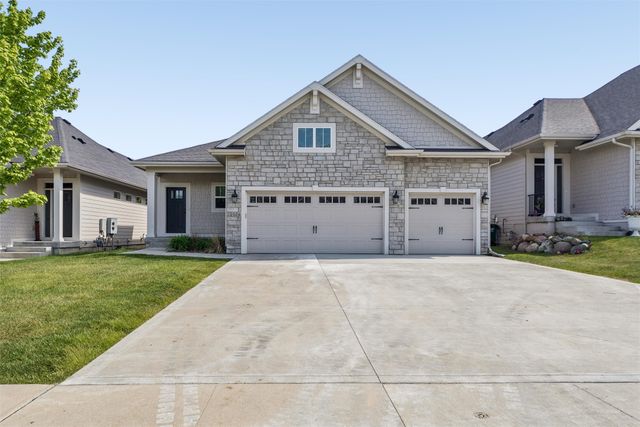 14406 Holcomb Avenue, Urbandale, IA 50323