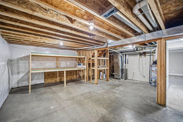 14406 Holcomb Avenue, Urbandale, IA 50323