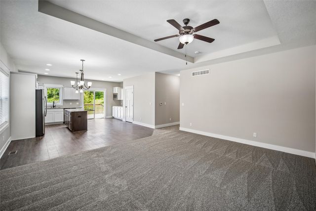 14406 Holcomb Avenue, Urbandale, IA 50323