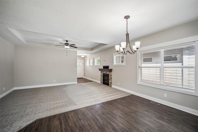 14406 Holcomb Avenue, Urbandale, IA 50323