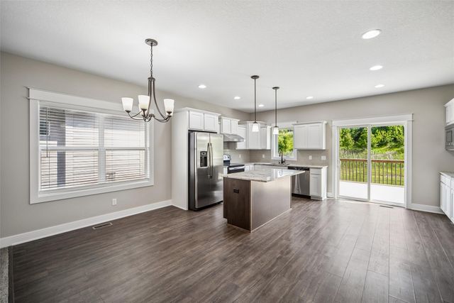 14406 Holcomb Avenue, Urbandale, IA 50323