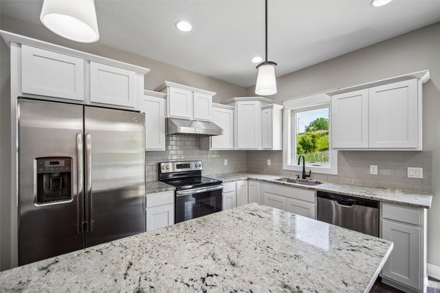14406 Holcomb Avenue, Urbandale, IA 50323