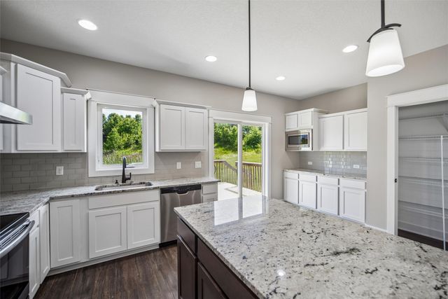 14406 Holcomb Avenue, Urbandale, IA 50323