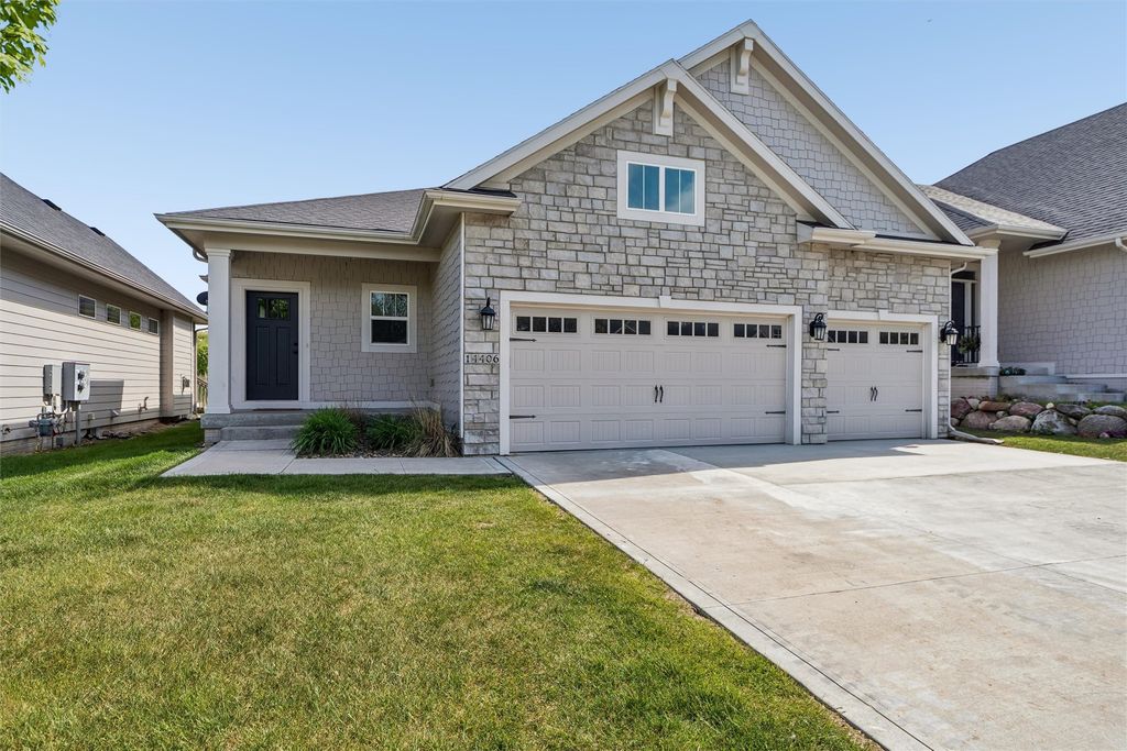 14406 Holcomb Avenue, Urbandale, IA 50323