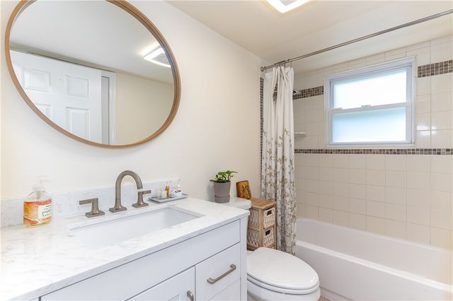 15 Spencer Drive, North Kingstown, RI 02852