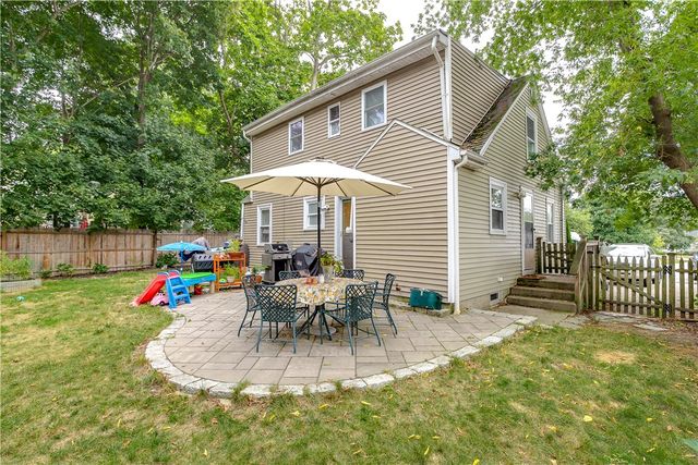 15 Spencer Drive, North Kingstown, RI 02852