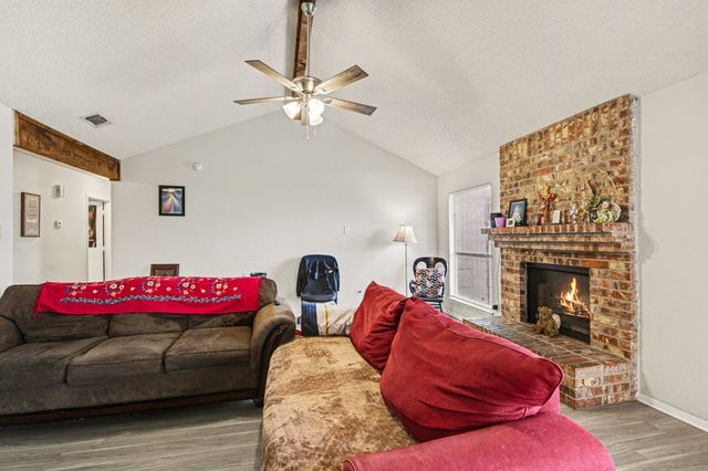 2808 Southpark Lane, Fort Worth, TX 76133