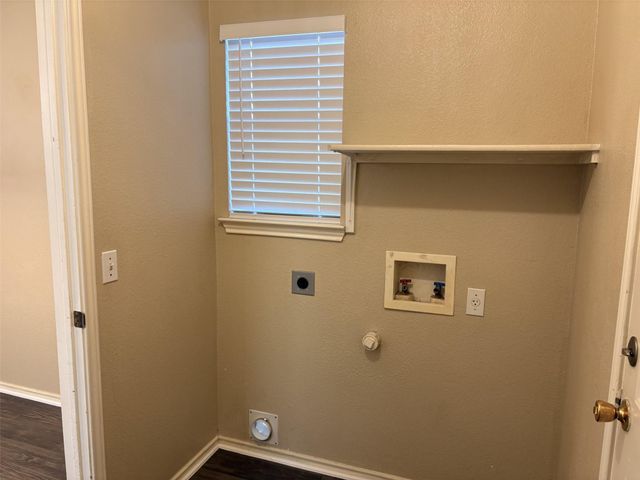 6808 Sabrina DR, Austin, TX 78747