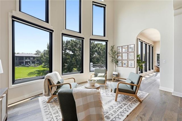 701 NE Shoreline Drive, Lee's Summit, MO 64064