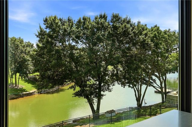 701 NE Shoreline Drive, Lee's Summit, MO 64064