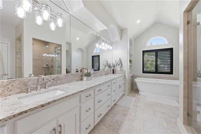 701 NE Shoreline Drive, Lee's Summit, MO 64064