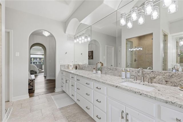 701 NE Shoreline Drive, Lee's Summit, MO 64064