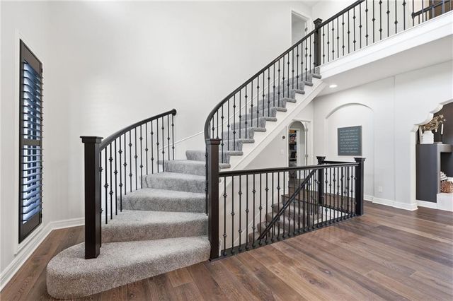 701 NE Shoreline Drive, Lee's Summit, MO 64064