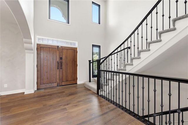 701 NE Shoreline Drive, Lee's Summit, MO 64064