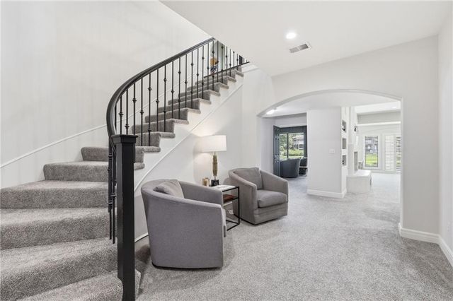 701 NE Shoreline Drive, Lee's Summit, MO 64064