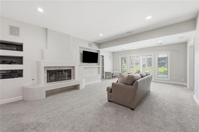 701 NE Shoreline Drive, Lee's Summit, MO 64064