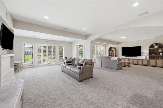 701 NE Shoreline Drive, Lee's Summit, MO 64064