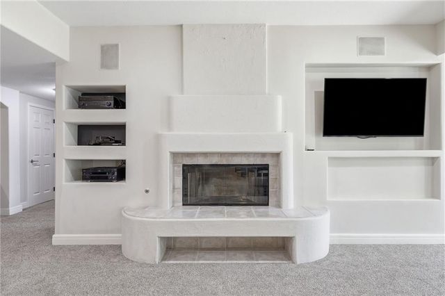 701 NE Shoreline Drive, Lee's Summit, MO 64064