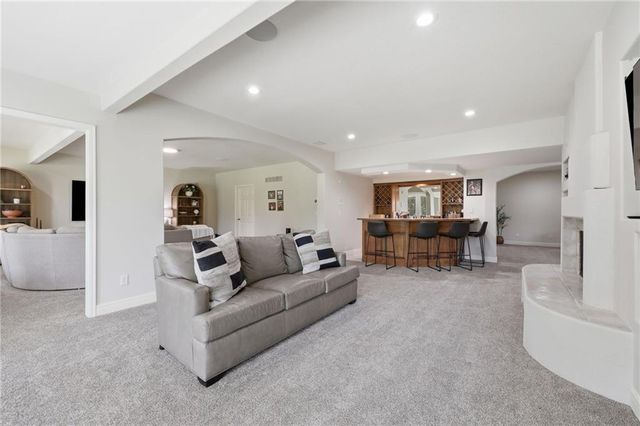 701 NE Shoreline Drive, Lee's Summit, MO 64064